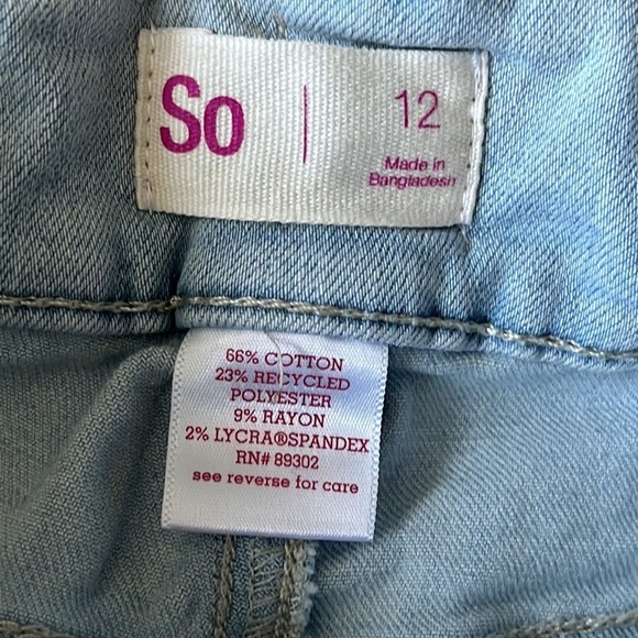 SO highly rise Skinny distressed light wash jeans - Picture 4 of 10